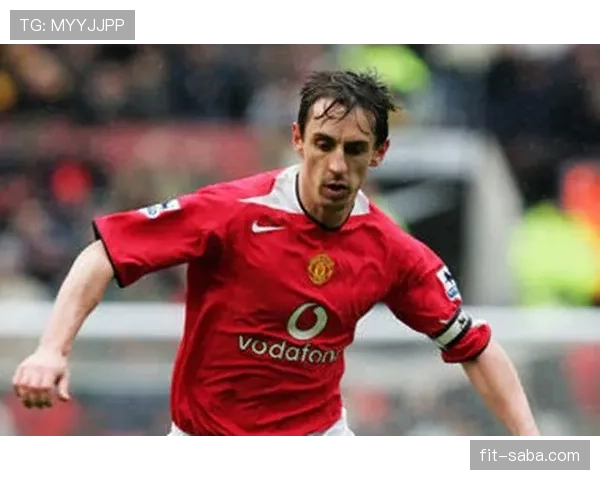 接管后防并高效出球，费迪南德本赛季比上季更稳