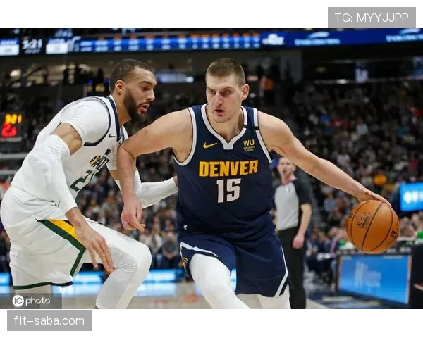 伊布与贝尔托尼进攻角色的转换：单点驱动与体系化分配的战术差异